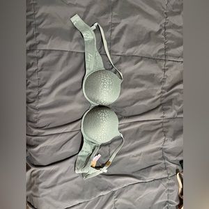 NWT Victoria Secret 40c push up bra